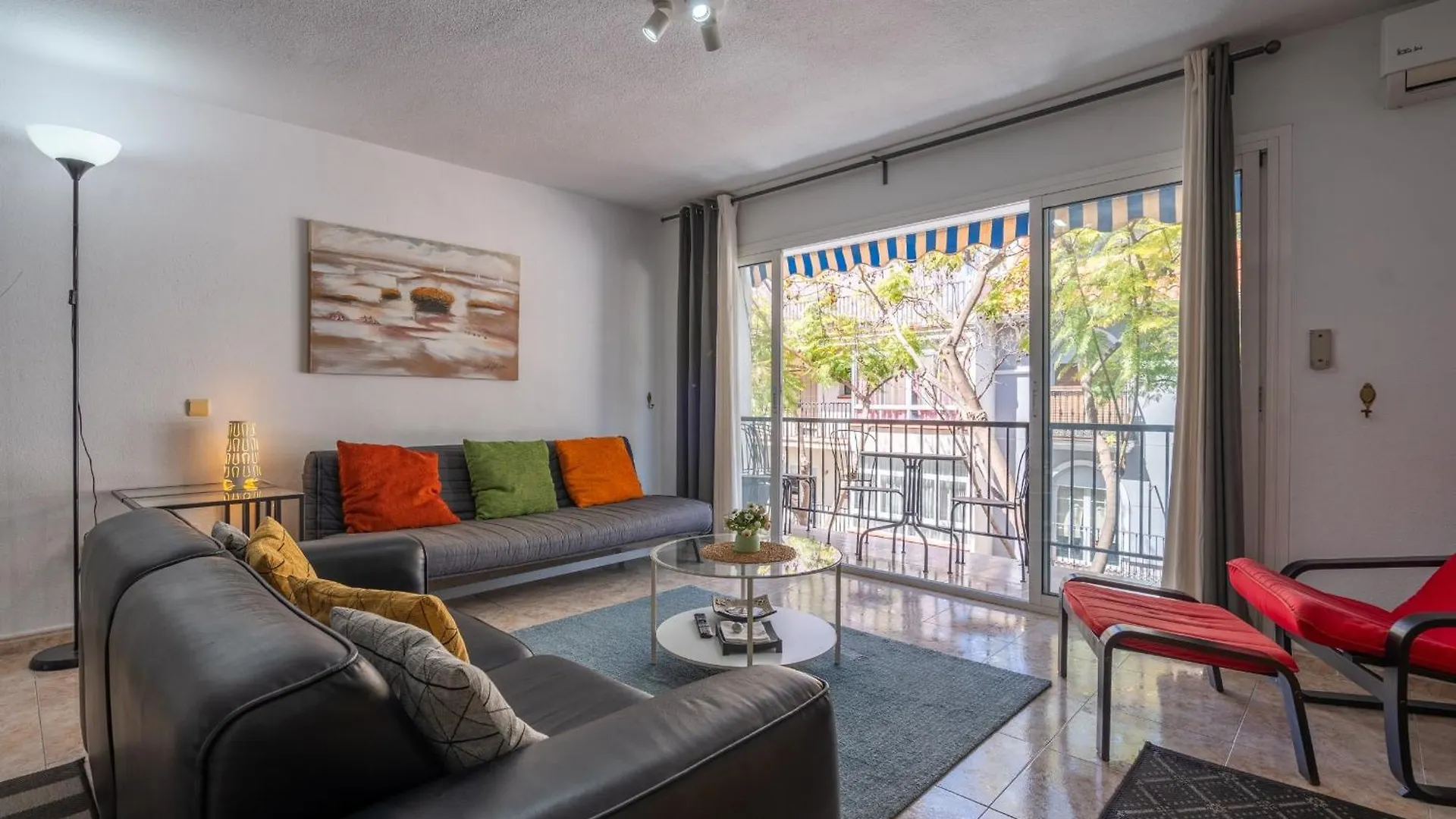 Condo 50M From Los Boliches Beach In Fuengirola contacts